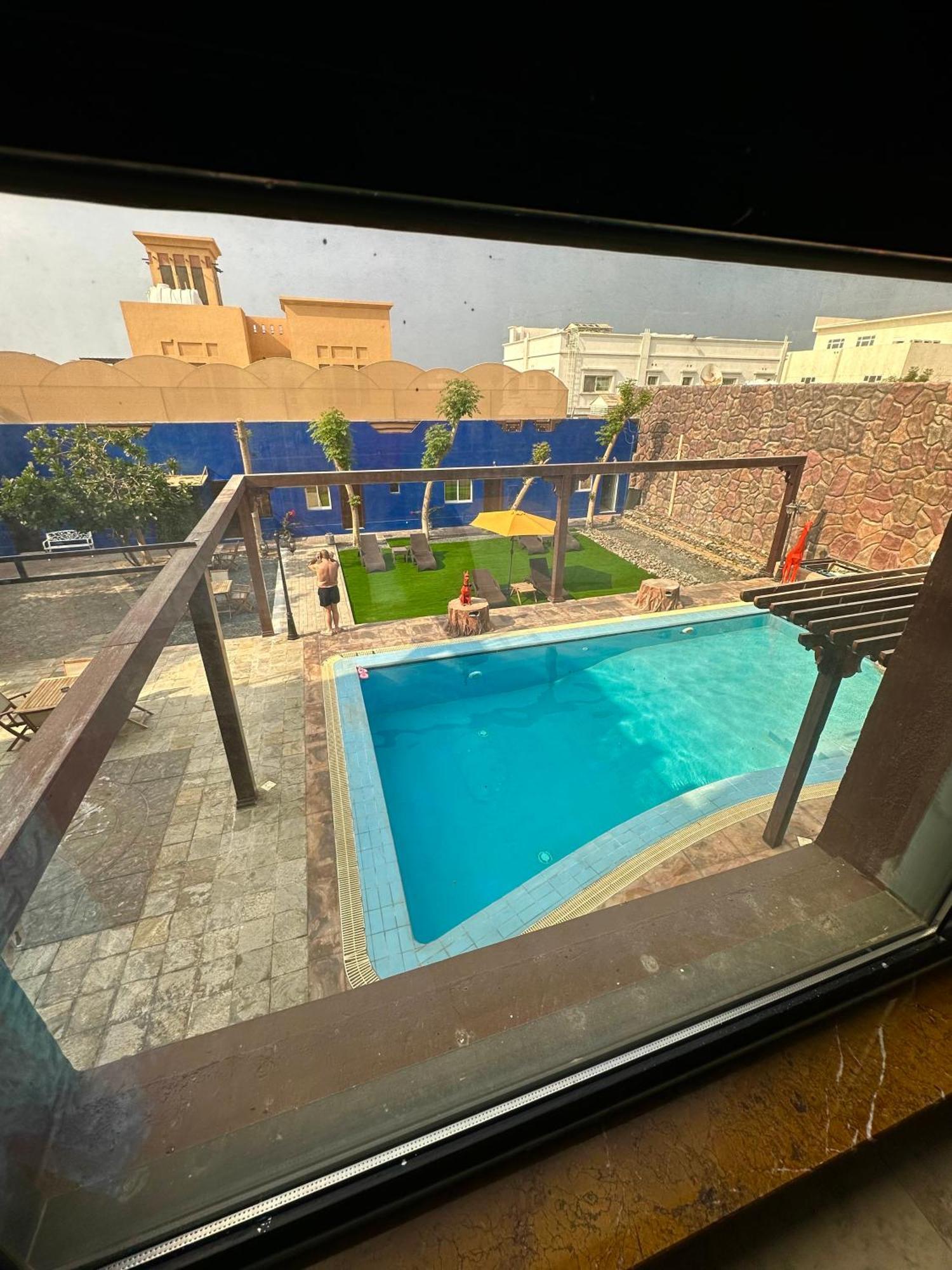 Dari Hotel Дубай Екстериор снимка