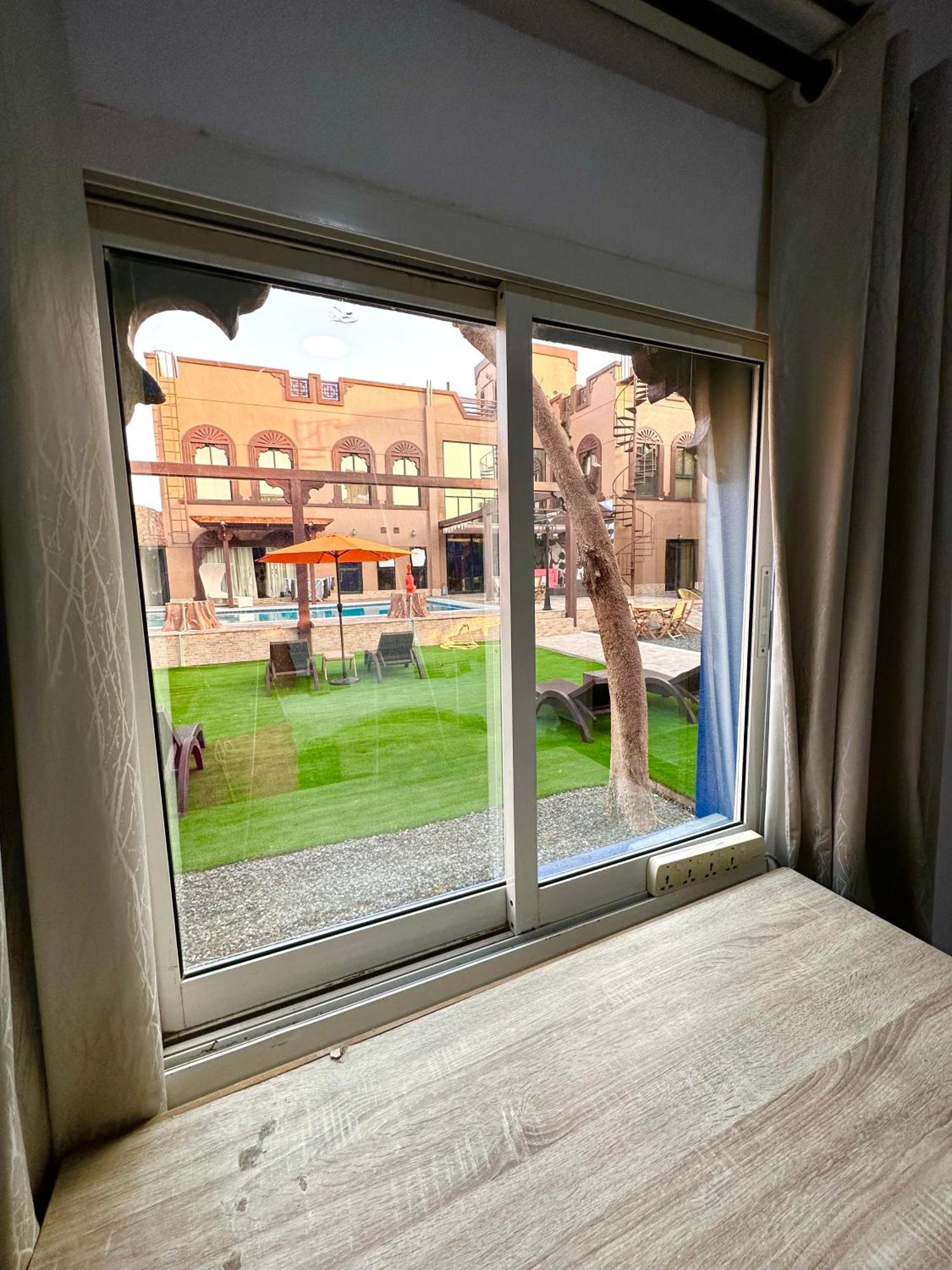 Dari Hotel Дубай Екстериор снимка